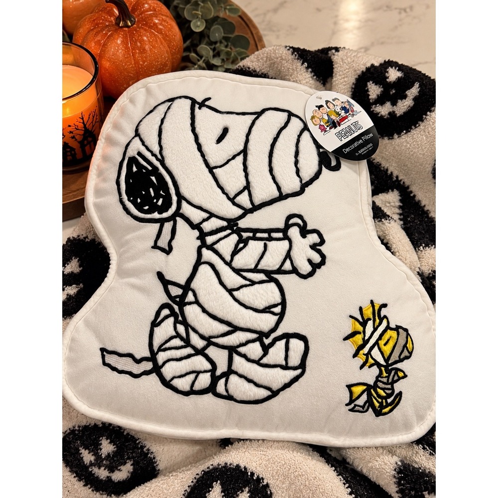 Adorable Peanuts Snoopy Woodstock Mummy Halloween Decorative Throw Pillow New